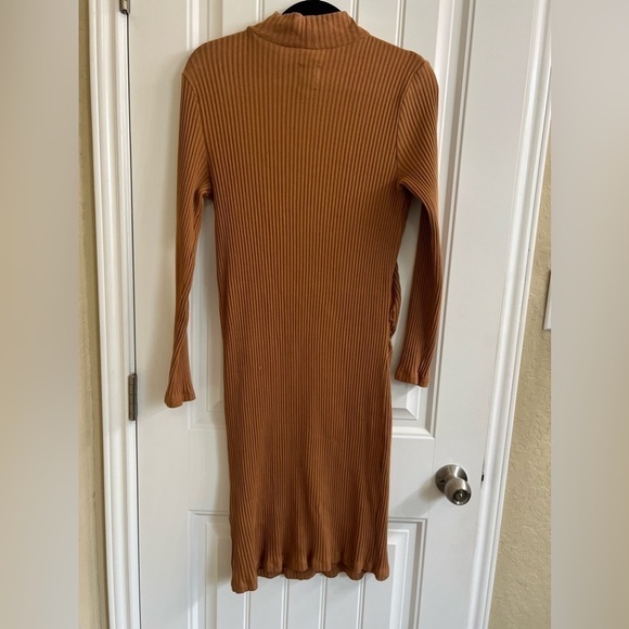GAP Maternity Dress - Picture 4 of 5